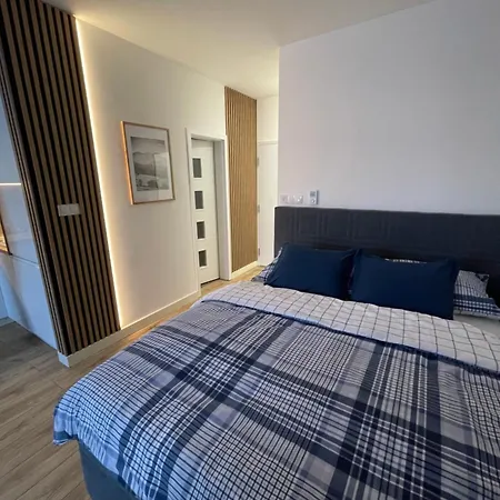 Smart Hviezdoslavova *